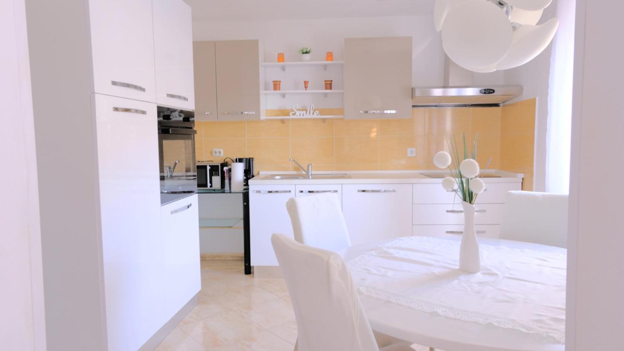 Lucy Apartment Рабац Екстериор снимка