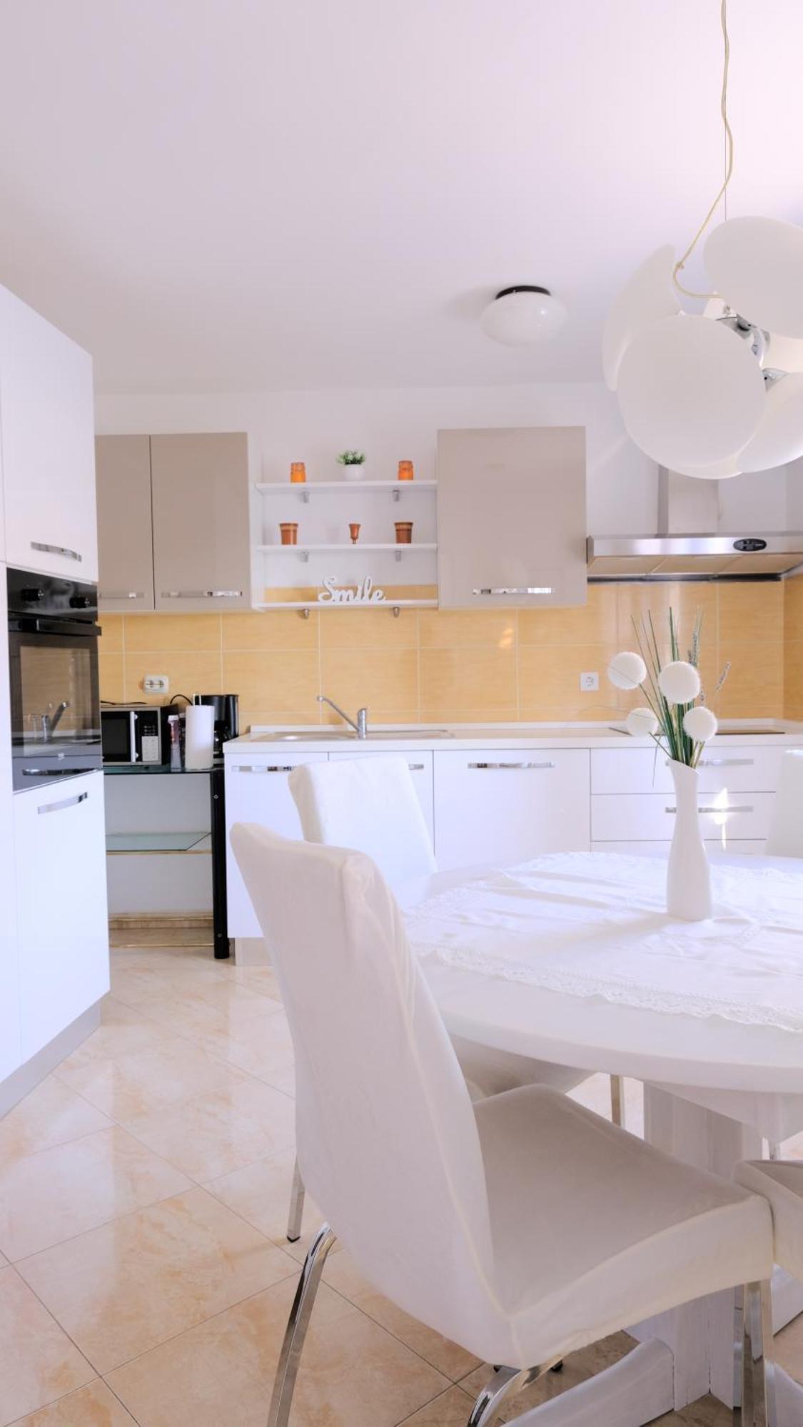 Lucy Apartment Рабац Екстериор снимка
